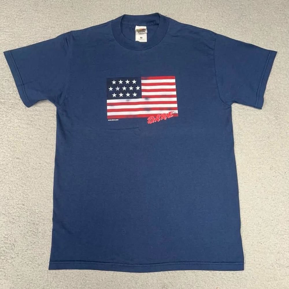 VTG D.A.R.E. To Resist Drugs T Shirt Men's Sz M Blue USA Flag Awareness Tee Y2k